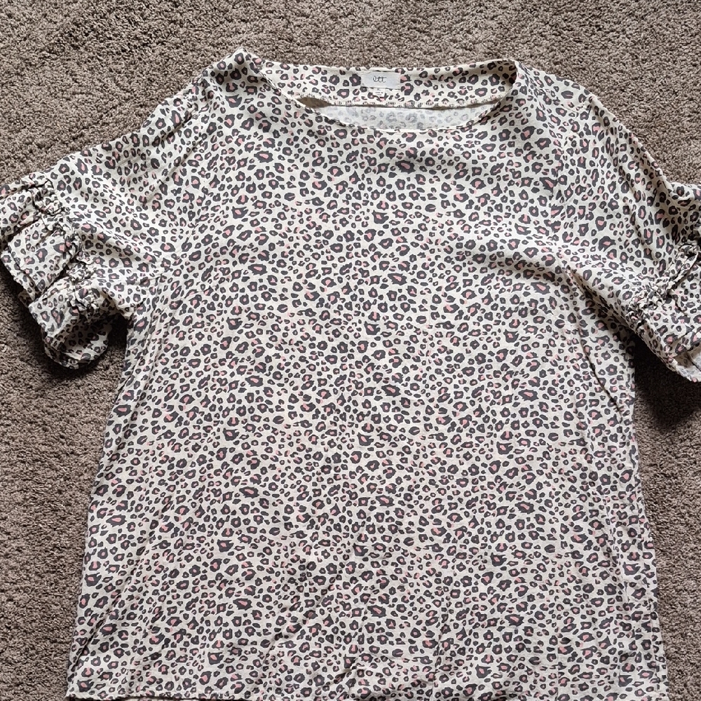 Women’s Leopard Print Ruffle Sleeve Top - Beige/Pink